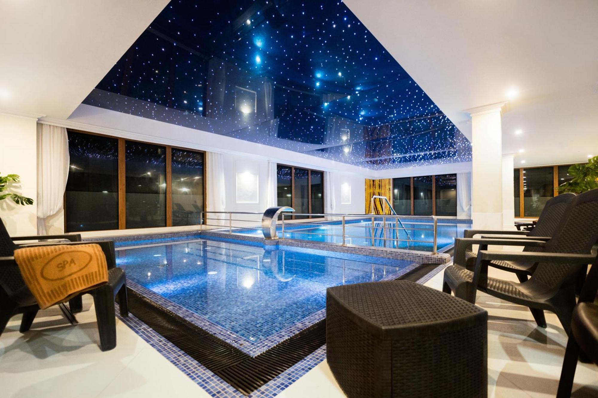 Olivina Park Spa - Domki Z Dostepem Do Krytego Basenu, Saun, Wyzywienia I Atrakcji Dla Dzieci Нехоже Экстерьер фото